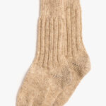 Socken in Naturfarben