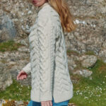 ARAN Calla Aran Damenpullover mit asymmetrischem Muster